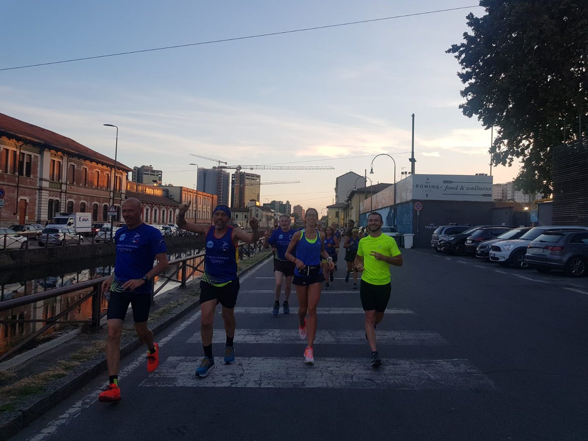 NaviglioTeam's tweet photo. Si corre anche di sabato sera...grazie ragazzi!! @amoamicidimarco #sugar #arena #runpassion #amici https://t.co/5eZYWWtepc