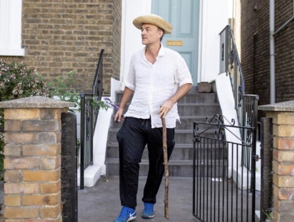 PickardJE's tweet photo. is this how the elite imagine ordinary people dress https://t.co/uLWfZfRE1h