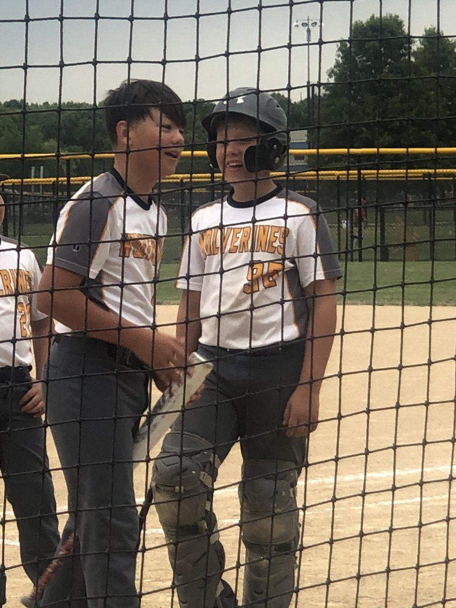 dncbenton5's tweet photo. Waiting for play to start. @HawaiianHitfest #HawaiianHitfest20 #Wolverines202011A https://t.co/scv684ulpy