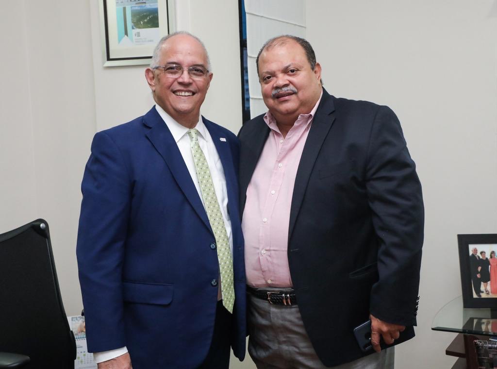 El Covid19 sigue arrebatando la vida de amigos y relacionados. Mis condolencias a la familia de David Toribio. Que Dios en su misericordia lo reciba en sus brazos. Paz a su alma.