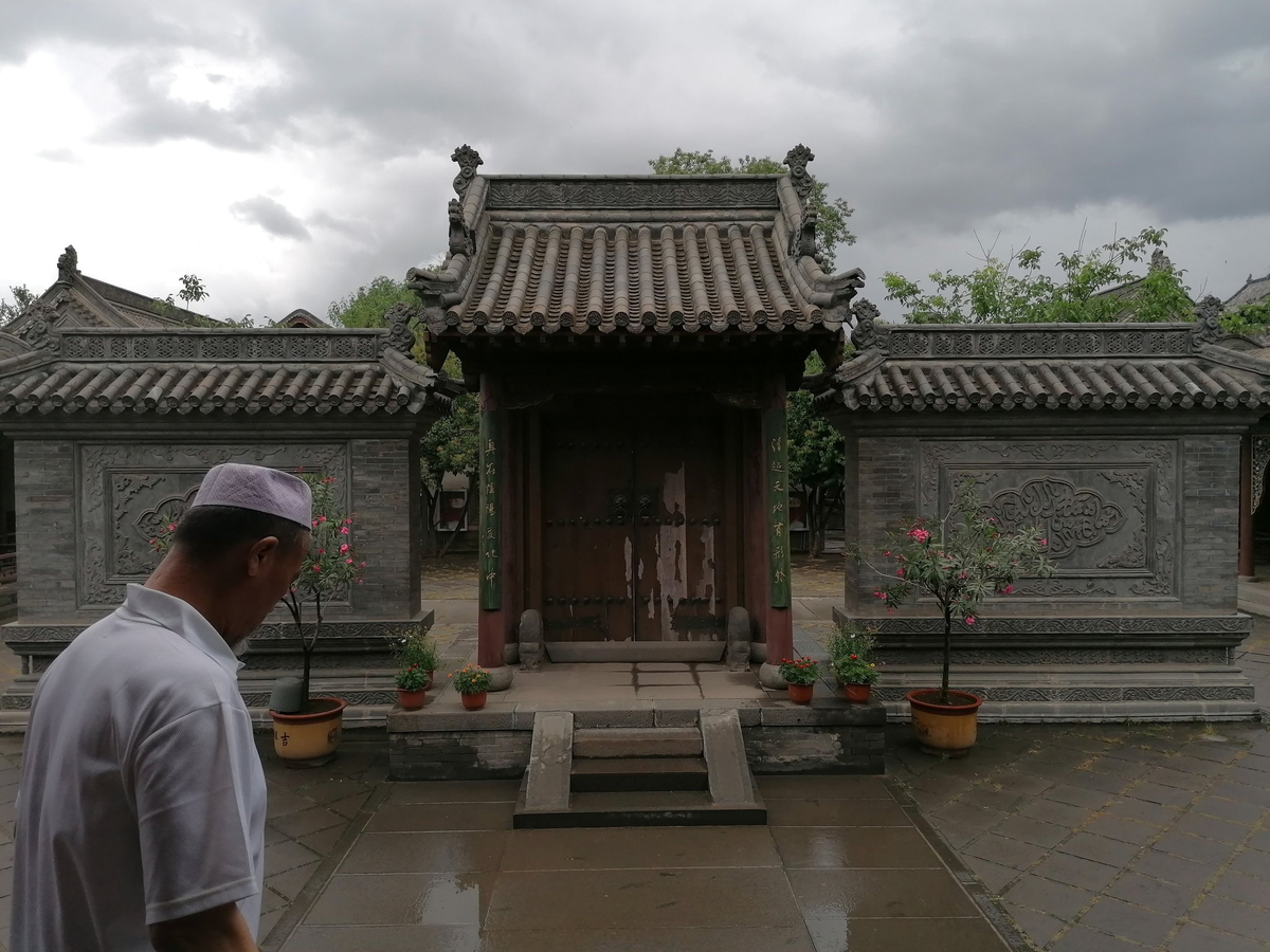 I visited last year Datong's exquisite Ming Mosque, which shows remarkable aesthetic syncretism, with flowing Arabic calligraphy set amidst Chinese patternsChinese civilisation has welcomed Islam in past, and there's no reason it shouldn't continue to find a tolerant home there