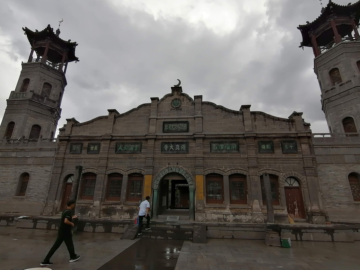I visited last year Datong's exquisite Ming Mosque, which shows remarkable aesthetic syncretism, with flowing Arabic calligraphy set amidst Chinese patternsChinese civilisation has welcomed Islam in past, and there's no reason it shouldn't continue to find a tolerant home there