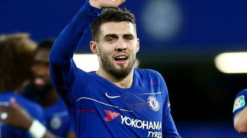 Best midfielder? 
🔁Retweet Kovacic
💙Like for Pogba

#MUNCHE  DE GEA    Maguire  
#ManUtdVsChelsea   #BBNaijaLaunch