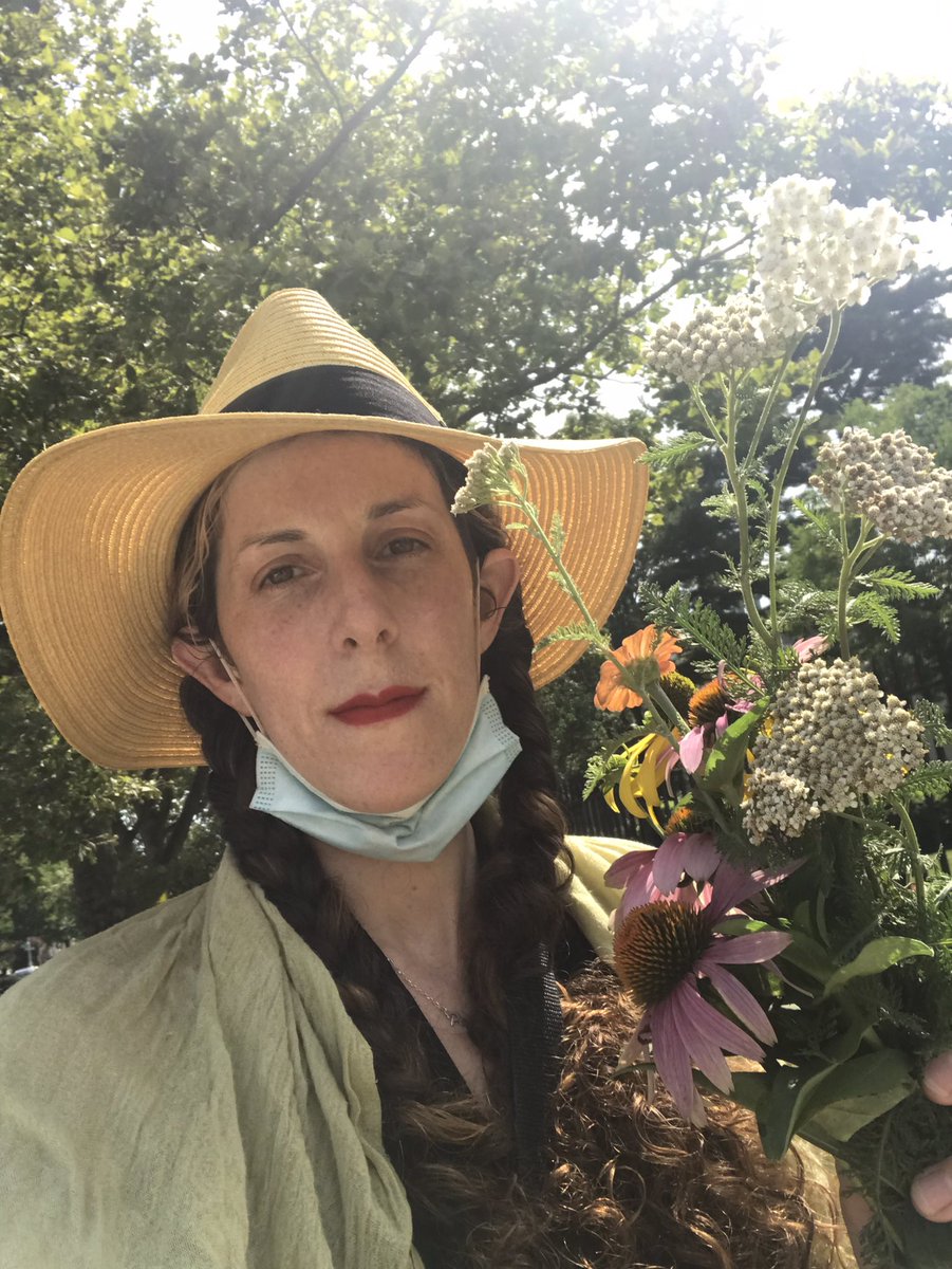 deutch_amanda's tweet image. Going to see my mother in Queens for the first time in months during a #heatwave. Taking @NYCferry and bringing her a bouquet of coneflower, yarrow and zinnia. (Yes, I wear red lipstick under my mask #KeepingItClassy)