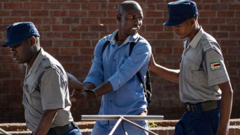 Adomonline's tweet photo. Coronavirus: Zimbabwe arrests 100,000 for ‘violations’ of measures - https://t.co/JafgO81HqX https://t.co/vbM1gd8aGm