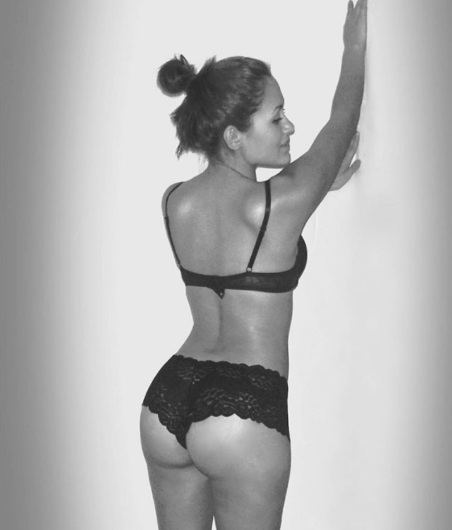 Princess19xo's tweet photo. Happy Sunday 💋❤️ 
Likes and retweets are always appreciated ✨ 
Link in bio for exclusive photos through SquarePeep. All photos are censored by squares , you pay to get credits and those credits unlock the squares, enjoy 💋🥰

• #sexy #sexynude #nude #ass #bodycheck #slut https://t.co/eGSeGVxVBX