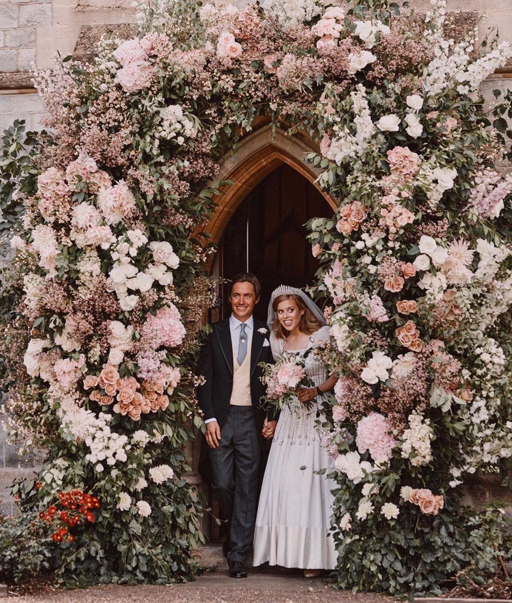 Congratulations to Princess Beatrice &amp; Edoardo Mapelli Mozzi!