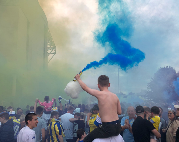 FootyAccums's tweet photo. Leeds United's weekend: 

Friday: Promoted to the PL after 16 years in the Championship.
Saturday: Confirmed as Champions.
Sunday: Guard of honour from Derby County and a 3-1 victory.
Late Sunday: Man United knocked out the FA Cup. 

Someone needs to get us out this simulation 😂 https://t.co/KBs6qyVZUu