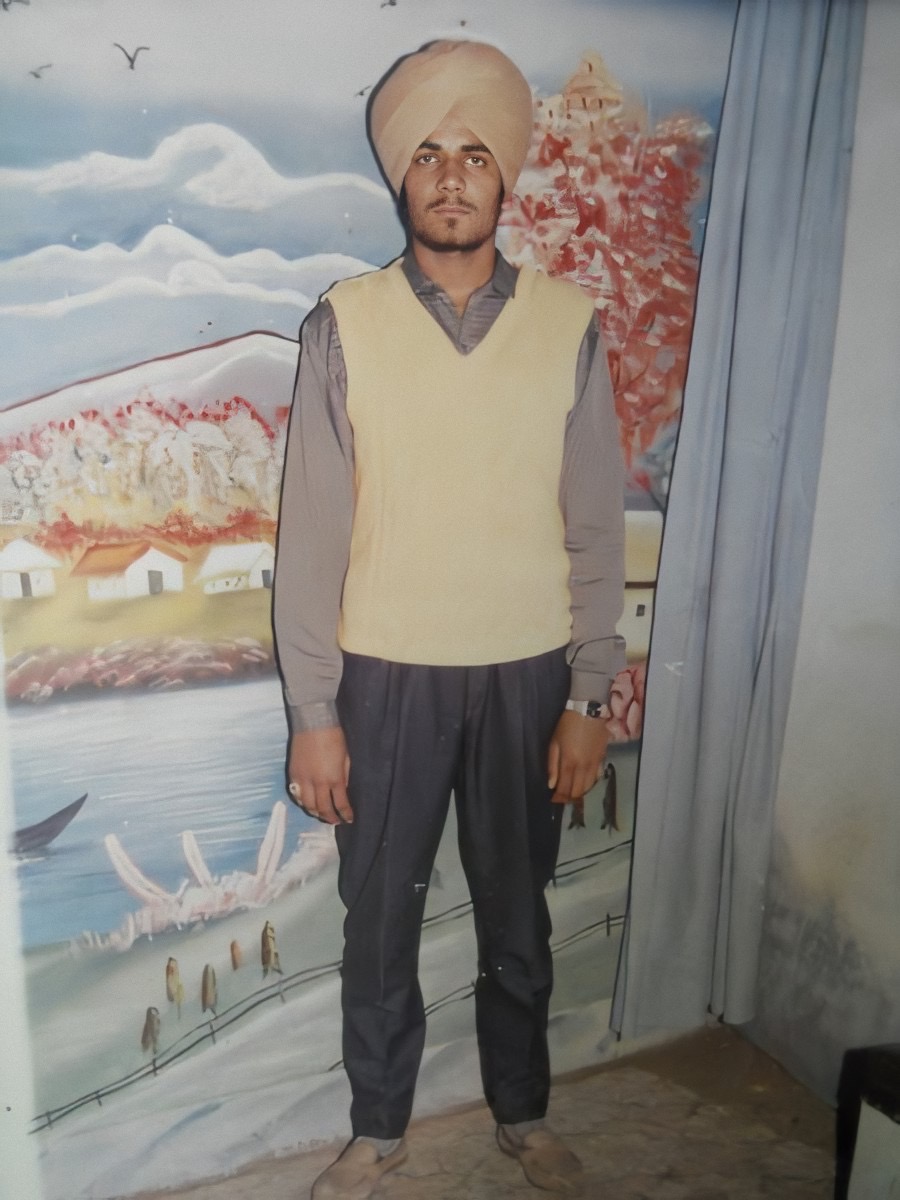 ensaaf's tweet photo. On July 19, 1991, Punjab Police officials from Chheharta Sahib police station unlawfully killed Mangal Singh (17-18) in the fields near village Tajuchak in Amritsar district. Security officials did not return Mangal Singh's body to his family.

https://t.co/MaLna4GwiZ https://t.co/02CGkJQHsJ