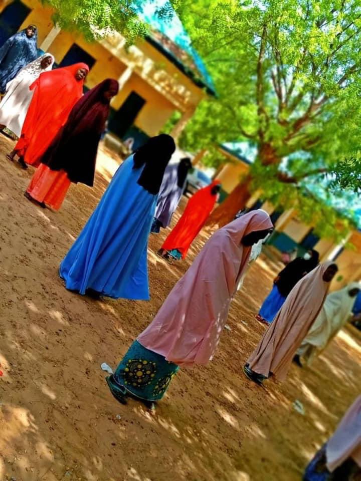 LegacyShinkafi's tweet photo. Umaru Shinkafi Legacy Foundation exists to uphold the values of the late leader. Consequently, we carry out regular empowerment programs to uplift humanity. Ramadan 2020/1441 saw 100 women in Shinkafi LGA recieve a cash empowerment N5000 each to boost their petty trades. #USSIS https://t.co/TKQVpUMEtO
