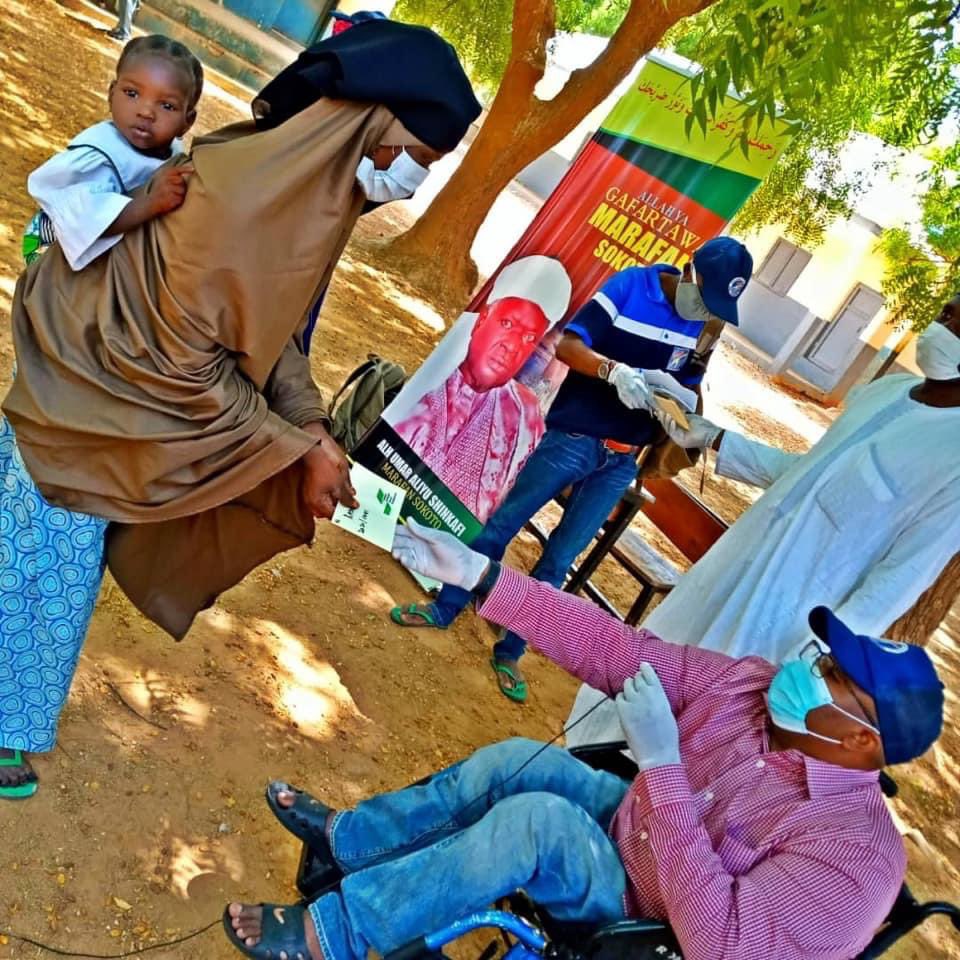 LegacyShinkafi's tweet photo. Umaru Shinkafi Legacy Foundation exists to uphold the values of the late leader. Consequently, we carry out regular empowerment programs to uplift humanity. Ramadan 2020/1441 saw 100 women in Shinkafi LGA recieve a cash empowerment N5000 each to boost their petty trades. #USSIS https://t.co/TKQVpUMEtO