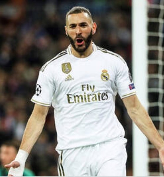 Remontada21000's tweet photo. On va mettre tout le monde d'accord 
Votre préférence ?

Benzema 🔃                           Giroud ❤ https://t.co/i4g3XvyBrZ