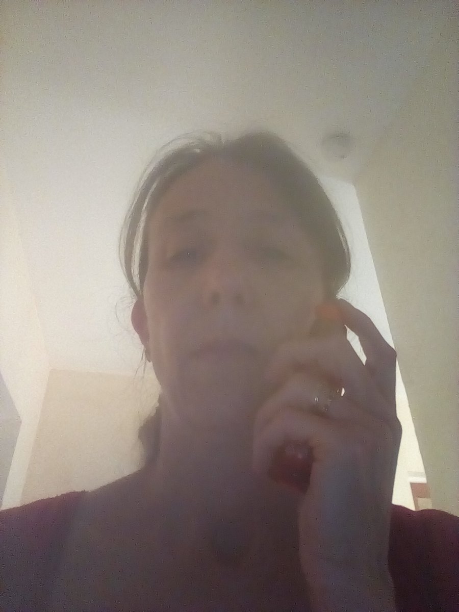 SeverineBourgon's tweet image. #LancasterBeauty
    #LiveWithLight
et l'été commence bien avec ce produit au top
séance beauté avec l'application de ce sérum génial