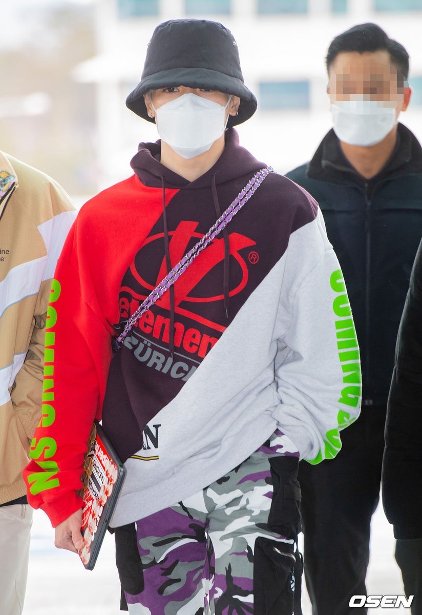 taeyong airport fashion