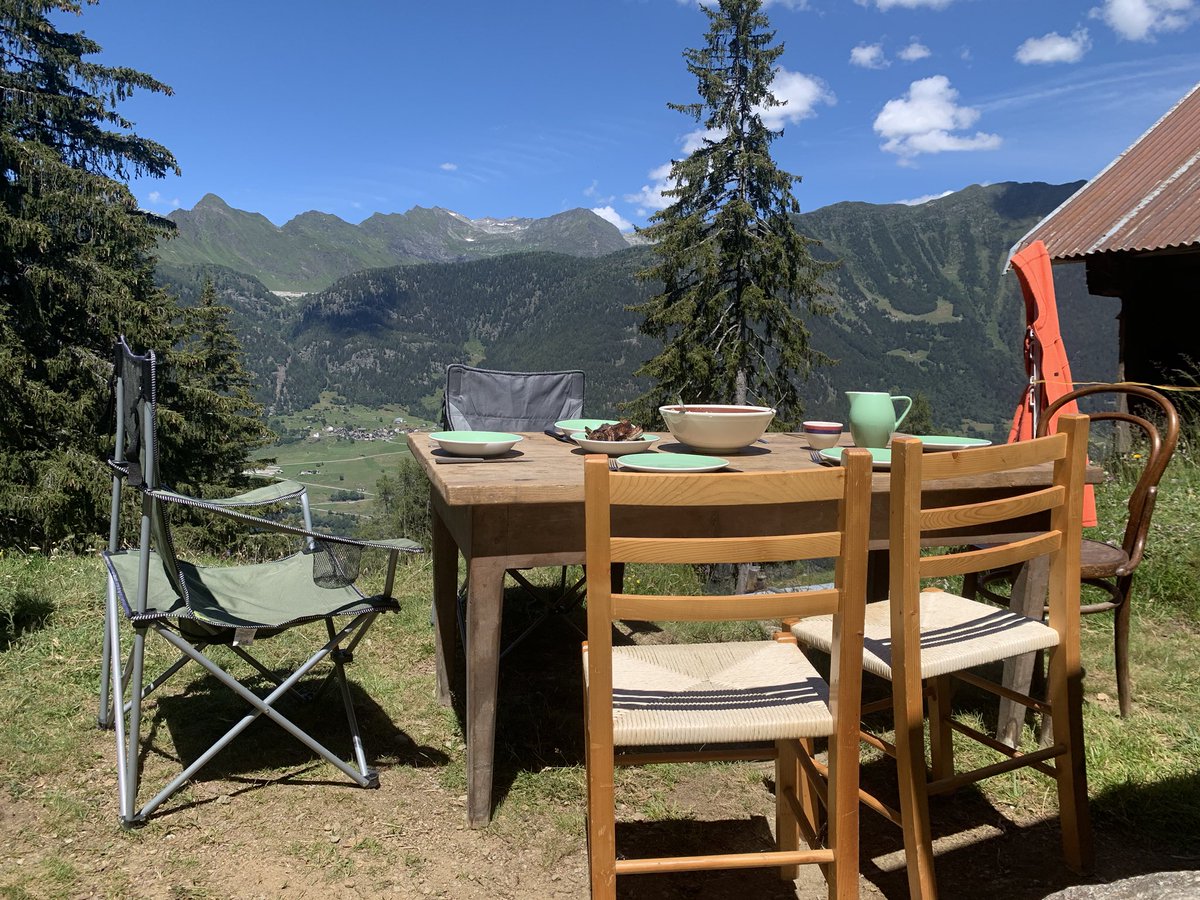 dFoodArt's tweet photo. finding simplicity, rustico in ticino con amici. grazie 🌷
#ticino #bbq #naturepool #freezing #cold #nature #freshair #switzerland #inlovewithswitzerland #ciao #amici https://t.co/klb4nmLgxF