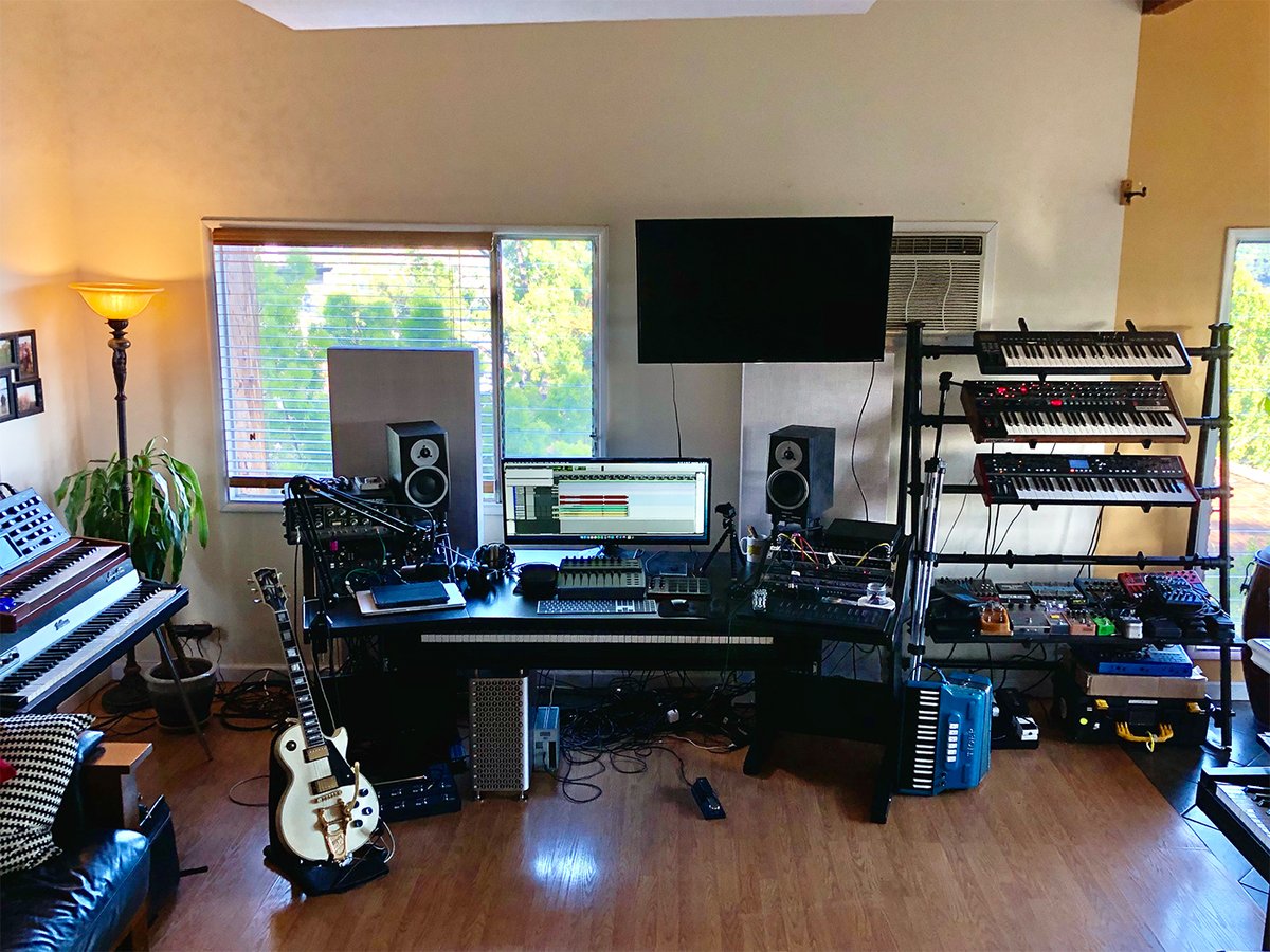 MusicTechMag's tweet photo. Based in Mt.Washington, @EricScullin tells us about the atmosphere his studio cultivates and how it helps artists achieve their vision.

https://t.co/Uh1AdKw0F9 https://t.co/ic1hbAExVW