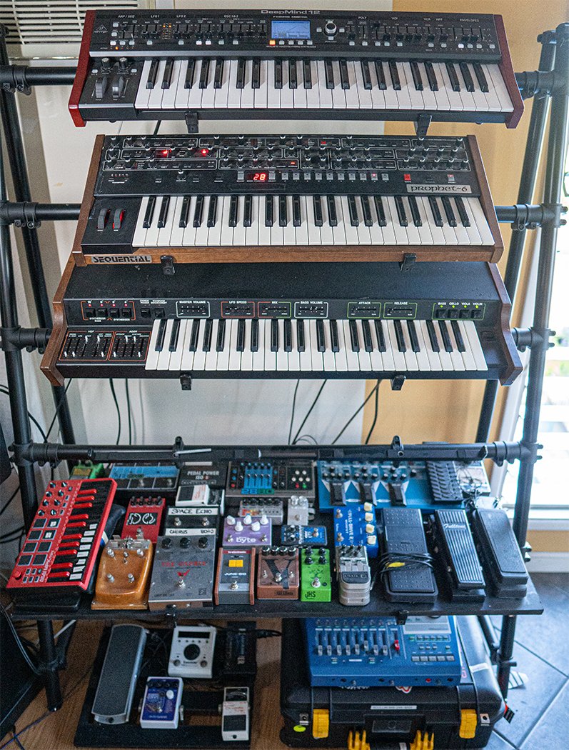 MusicTechMag's tweet photo. Based in Mt.Washington, @EricScullin tells us about the atmosphere his studio cultivates and how it helps artists achieve their vision.

https://t.co/Uh1AdKw0F9 https://t.co/ic1hbAExVW