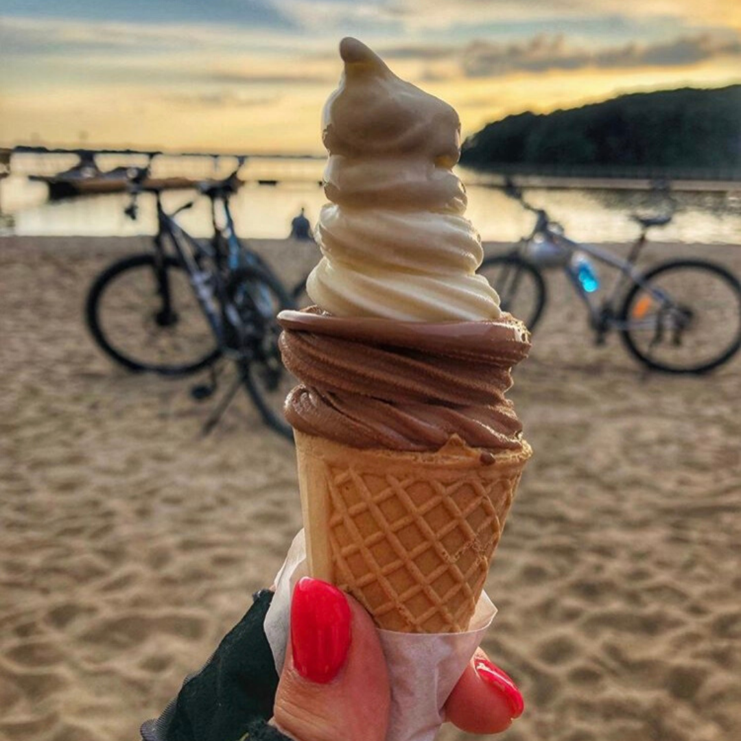 Sweet treats to keep you peddling away 🍦🚲
📸 @dorisbyinsta_cycling
#bikerides #cyclestop