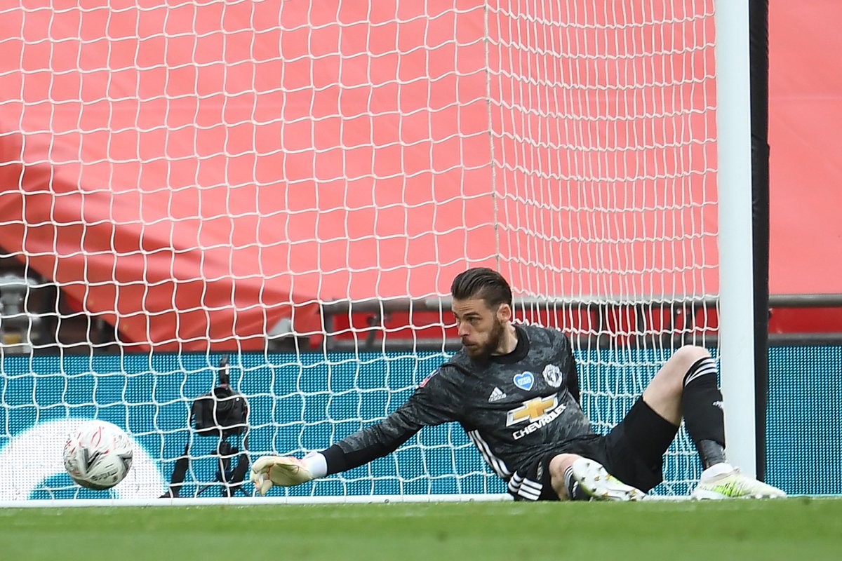 arcs_kim's tweet image. If De Gea was your face mask you'd have caught Corona multiple times already. #MUNCHE