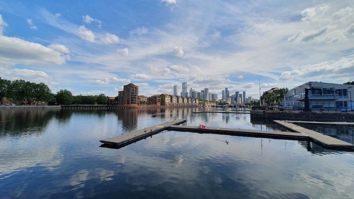 The glory of Greenland Dock – the oldest of London's riverside docks it was laid out in the late 17th century. Named because of extensive usage by the Greenland whaling ships.  #SE16  #SurreyQuays  #GreenlandDock