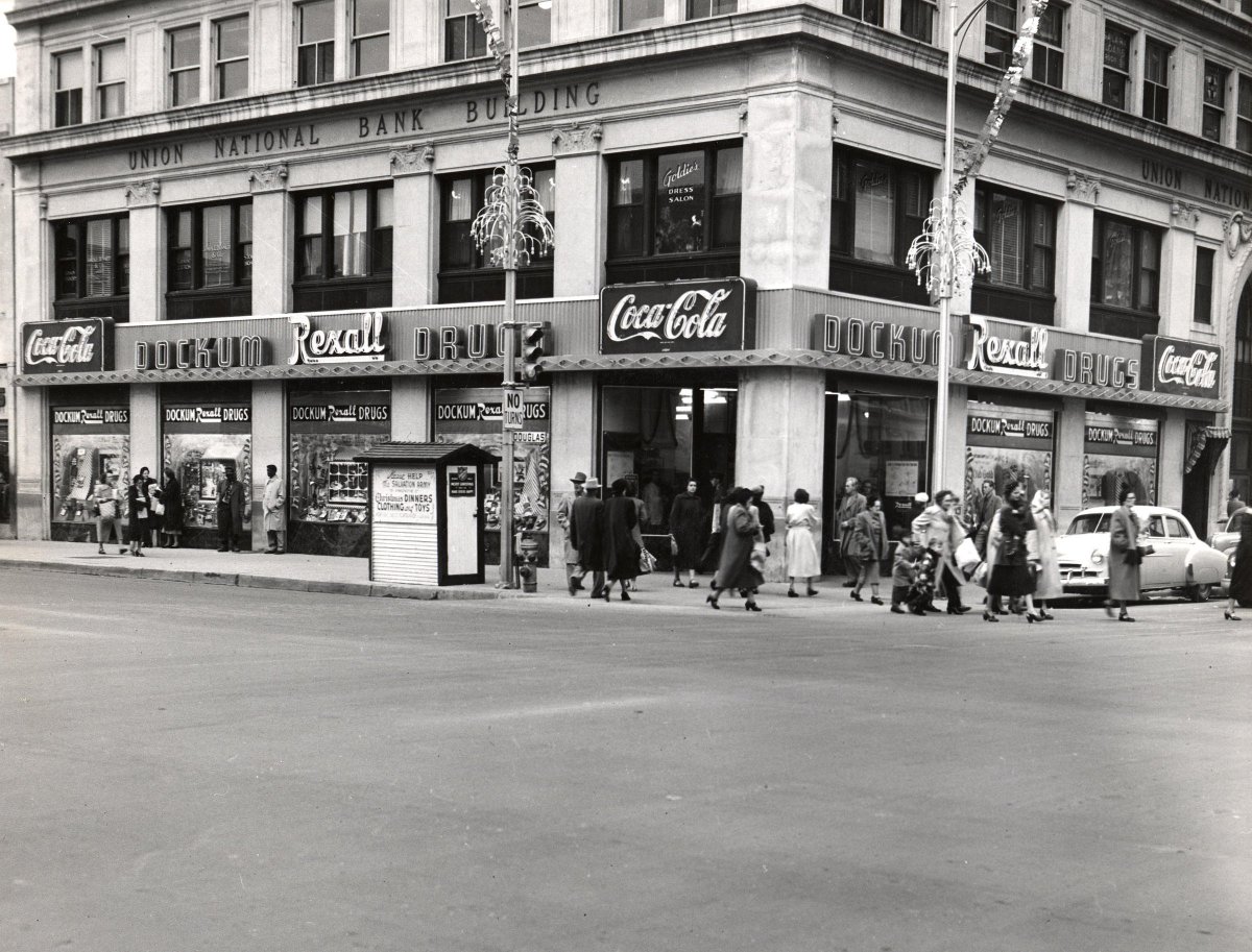 AndrewFiggy's tweet photo. 62 years ago today, Black Wichita students organized a sit-in at the Dockum drug store to demand integration. This often-forgotten sit-in was one of the first successful examples of a tactic that became important in the civil rights movement. https://t.co/vGLvwFhBpR