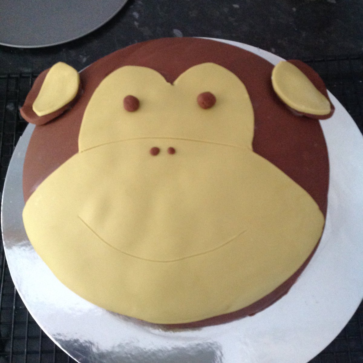 emmalougheed's tweet photo. Getting my bake back on for @FreeCakesUK 🐵 https://t.co/amSDuAAByy