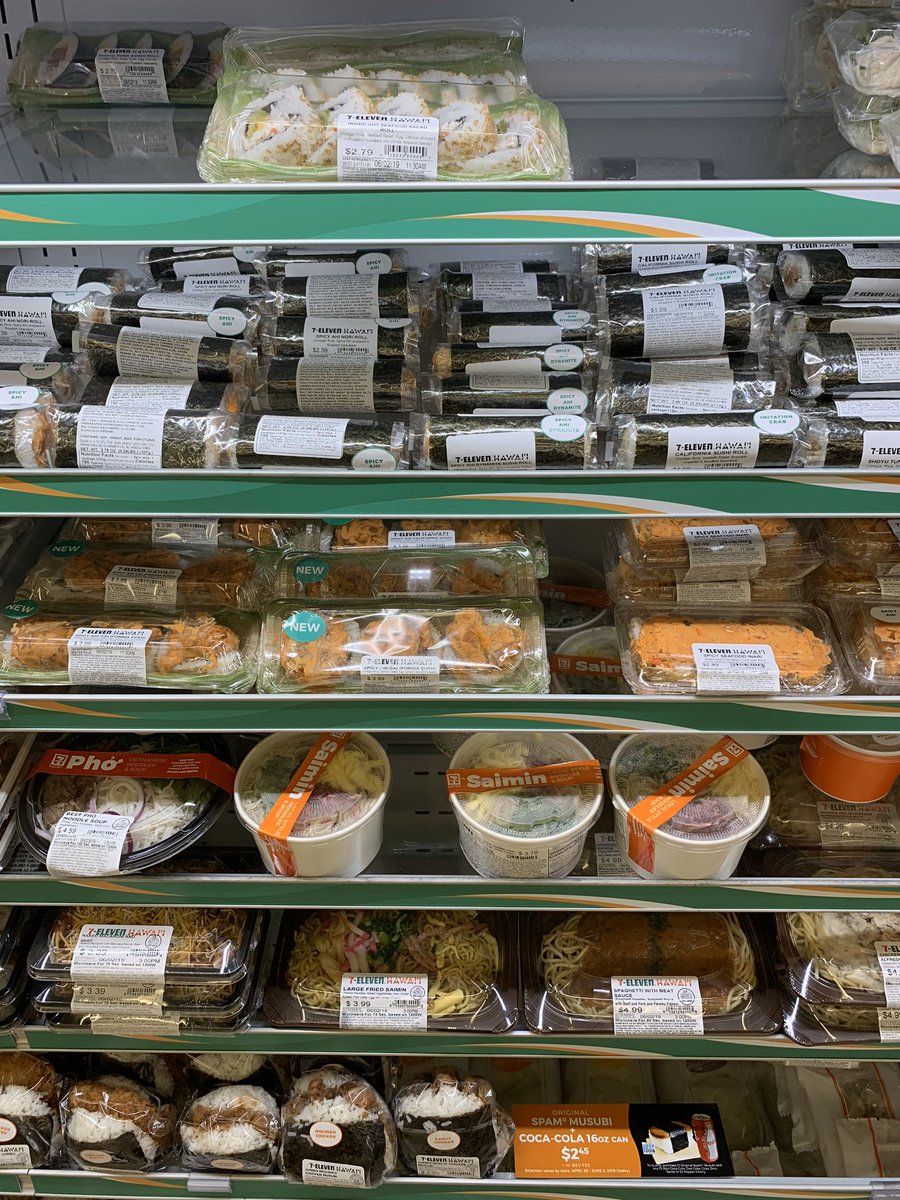 alohafromtyler's tweet image. Hawaii’s 7/11. Undefeated.