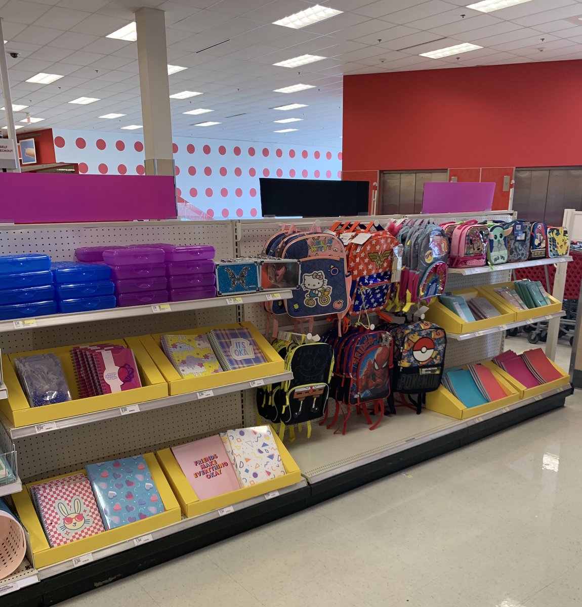2781 is BTS full and ready for all of our guests at front of store as they begin BTS shopping! #WestLoop #worksomewhereyoulove