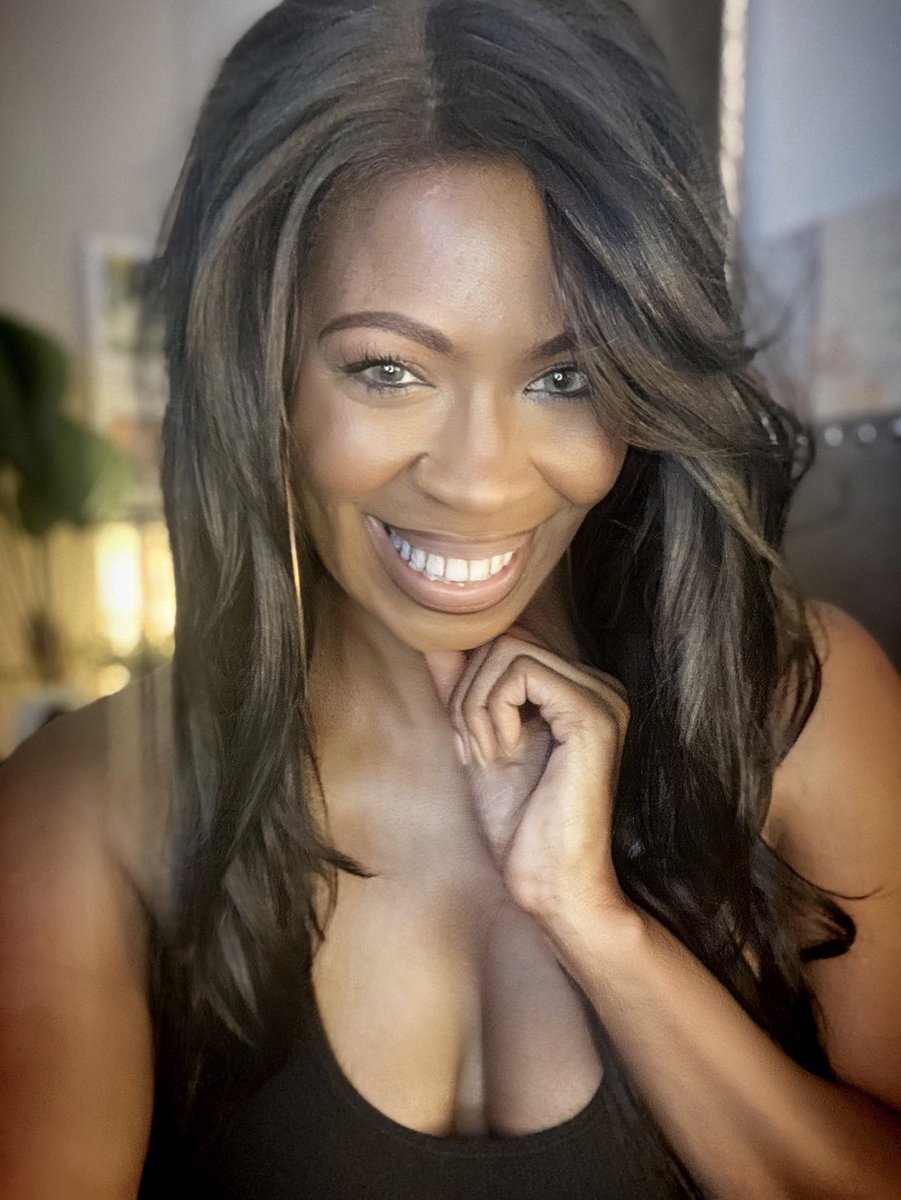 DrivenProfessor's tweet photo. “A flower does not think of competing to the flower next to it. It just blooms.”~Zen Shin #Bloom #DrKoyah 🌸 https://t.co/KBX9VSGtCZ