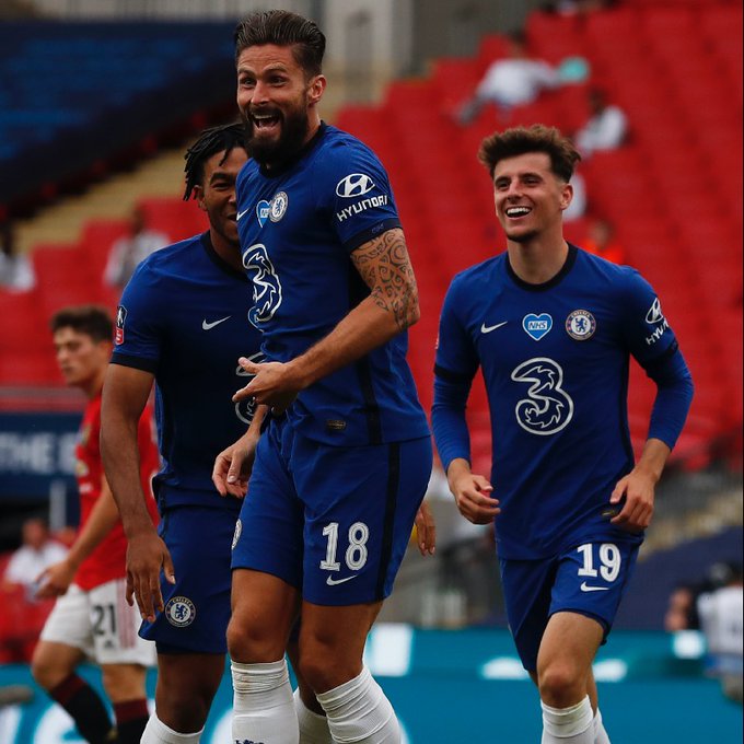 CFCSAUDIFANS's tweet photo. 📆🔵 يوم جميل للأزرق تشيلسي، الفريق يتأهل إلى نهائي كأس الاتحاد وسقوط ليستر امام توتنهام ما يعني ان الفريق بحاجة إلى 3 نقاط فقط من مباراتيه المتبقتين للتأهل إلى دوري ابطال اوروبا. 😍💙 https://t.co/AxHDuWYLdh