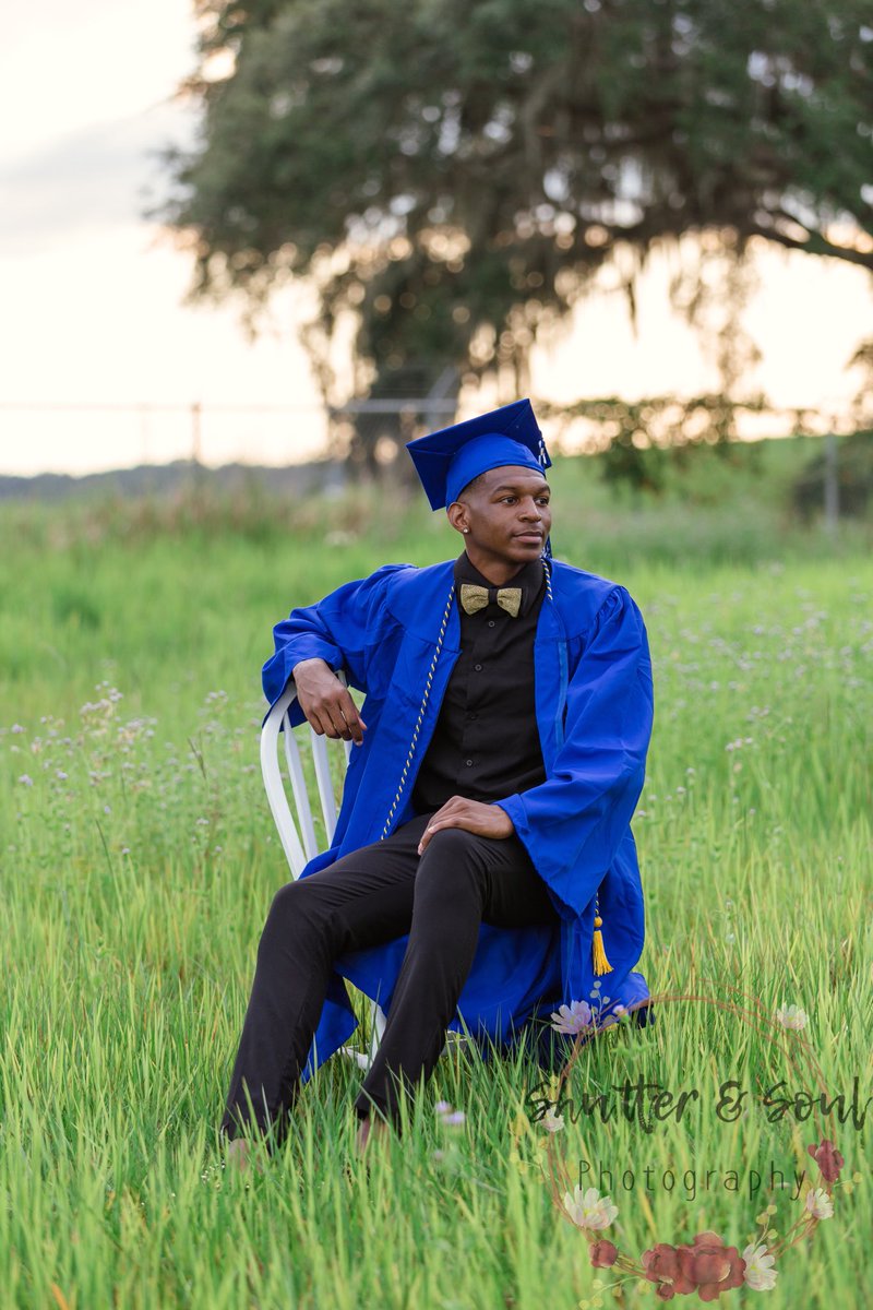 shutterandsoul's tweet photo. I guess since I call myself a photographer on here, I should maybe try to post examples of my work every once in a while 😅 I was lucky enough to work with this accomplished high school graduate a few weeks ago, and I’m still living for his photos. https://t.co/ntXx8bLmqr