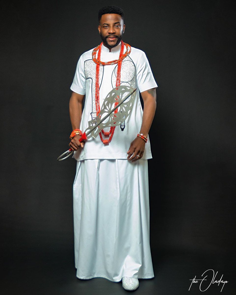 9jasdotcom's tweet photo. #Bbnaija | #Ebuka switches up to represent his home town from the #BiniKingdom. #Edobor  👑😄 https://t.co/FuST2FsZSx