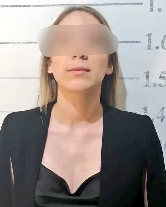 hera106's tweet photo. #SanMigueldeAllende arrestaron a turistas Queretanos en San Miguel de Allende por no usar cubrebocas, se negaron a acatar la orden y obtuvieron 12 horas de arresto y mil 500 pesos de multa. 
#Queretaro #Covid19 #FelizDomingo
#coronavirus
Vía 📸: gobierno municipal de SMA https://t.co/6xOk2H9UEm