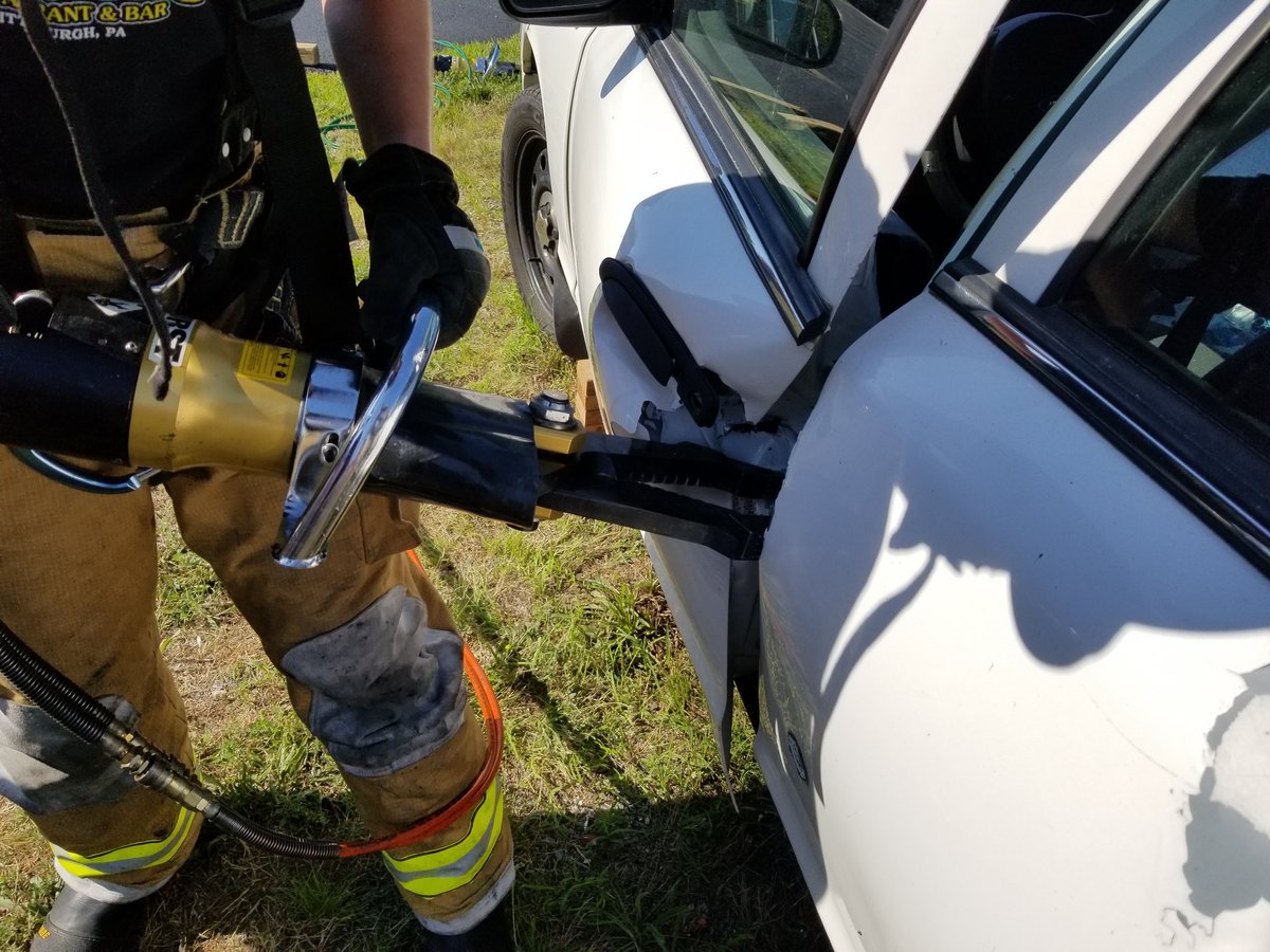AtwoodFire's tweet photo. Today's training focused on basic vehicle extrication. We started early due to the heat advisory. #trainlikeyouwork https://t.co/BKMdzPSF8u