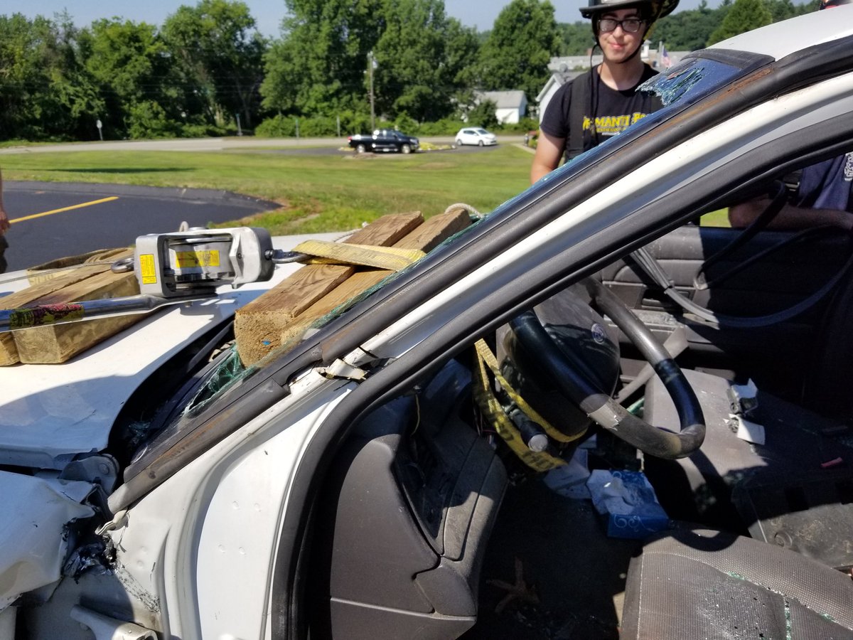 AtwoodFire's tweet photo. Today's training focused on basic vehicle extrication. We started early due to the heat advisory. #trainlikeyouwork https://t.co/BKMdzPSF8u
