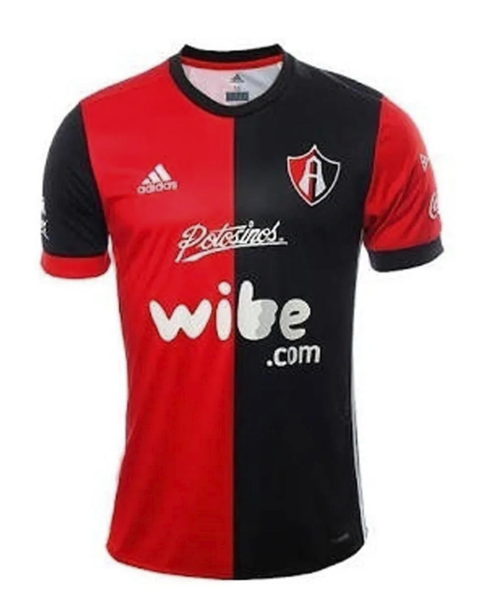 RayAcosta's tweet photo. @osvaldomonos @CharlyFutbol La neta... coincido. Como #atlista, mi jersey favorito es el negro que hizo @Nike, y el "clásico" de @Adidas. Pero sí, no hubo cambios "creativos", es la verdad. https://t.co/1c4mU9VlFy