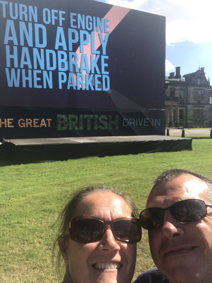 VickiParry6's tweet photo. Sunshine and outdoor cinema with the family @TheGBDriveIn https://t.co/2mngQ1Zv7N