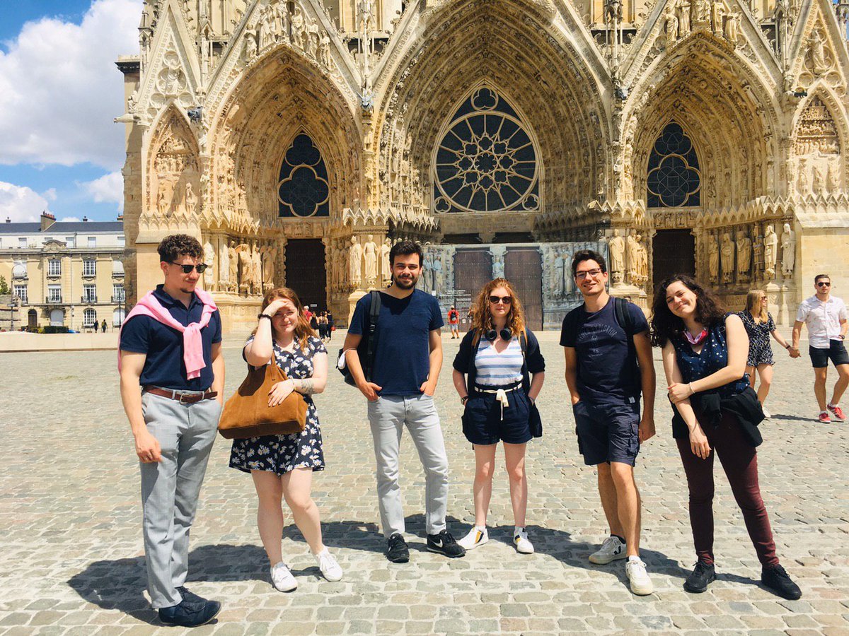 LesJeunesG's tweet photo. Hier le #TFSE faisait étape à @VilledeReims, nous avons rencontré ATD quart monde et Le regard au bout des doigts. Des échanges riches autour de la précarité, de l'accessibilité, de l'engagement avec des expériences, des discussions et de la convivialité, une belle 3ème étape ! https://t.co/aLsgT9lgyS
