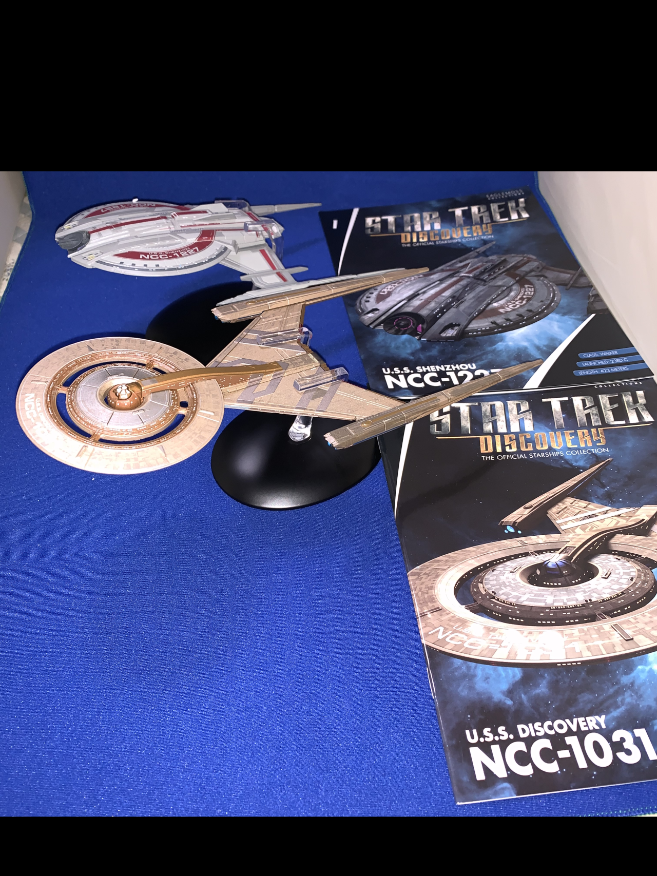 アテバン スタートレック スターシップ コレクション 英語 版のみとなる161号以降とディスカバリー版が初めて到着 外箱もそうですが Dscは従来のに比べて箱も模型も全部デカい 箱からして個別デザインだし 大きさも バラバラだし T Co
