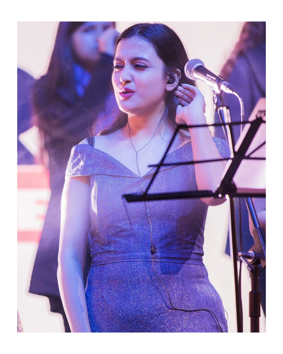 stuteemusic's tweet photo. You can't Photoshop personality 😉
@stuteetiwariii @SonyTV 
#stuteetiwari #IndianIdol #IndianIdol11 #music #singer #IndianSingers #indianmusic #bollywood #bollywoodsongs #singing #songs #sonytv #stage #singergirl #trophy #beautiful #happy #stage #live #concert #life https://t.co/ovxWm3RbYw