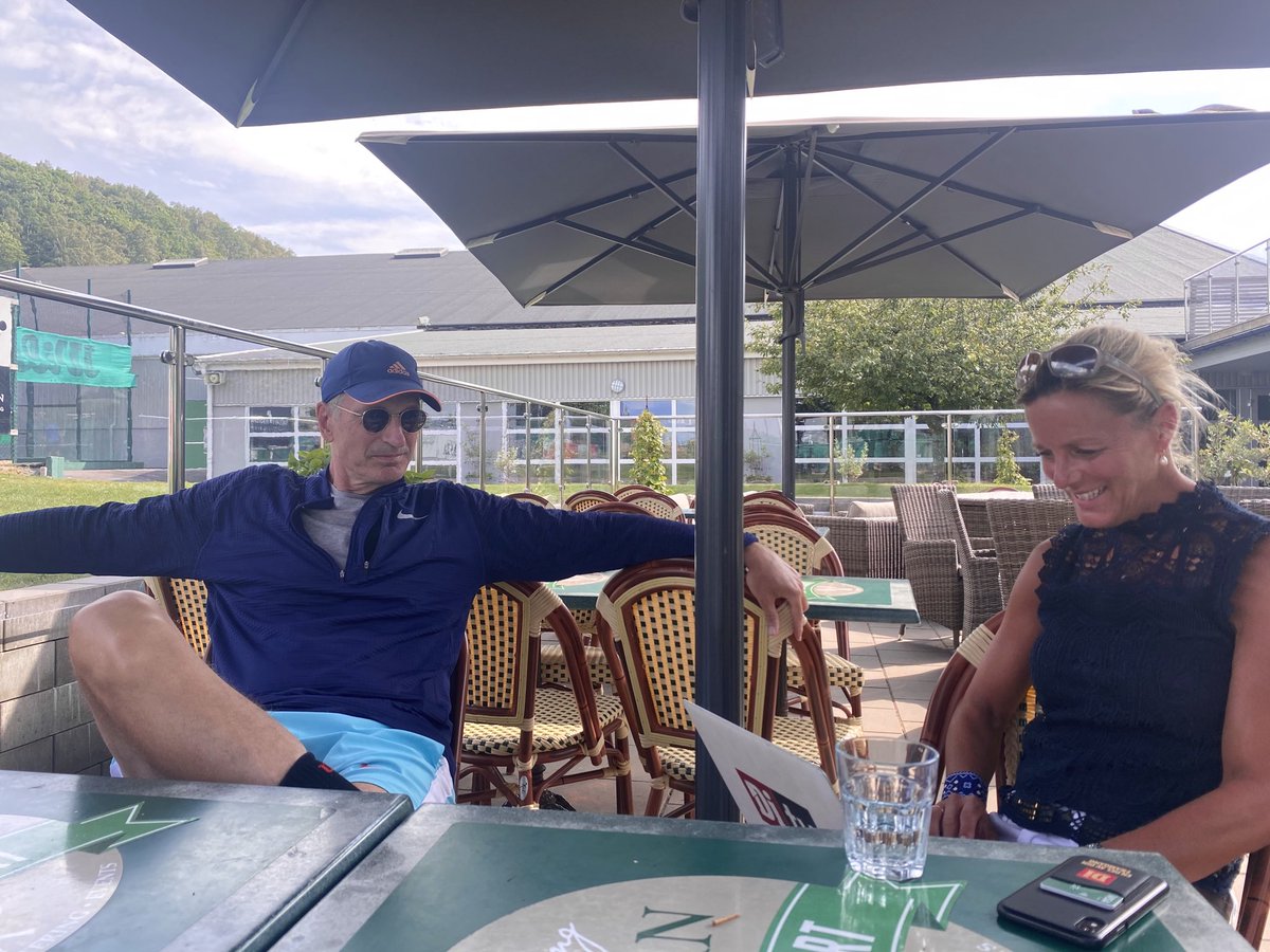 Spännande att hänga med när proffsiga ⁦.<a href="/AnnaEkelund1/">Anna Ekelund</a>⁩ intervjuar finansveteranen Jan Olsson i #båstad om livet och affärslivet i coronatider