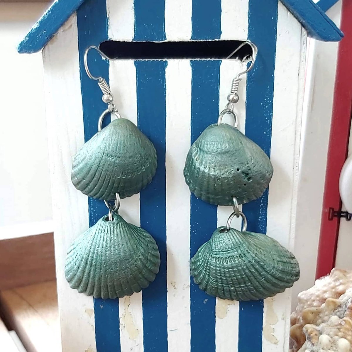connie_malim's tweet photo. Happy Sunday - start of my new Walcott collection is launched and now up on my Etsy. Please check it out! These are some of my favourites - delicate pearlescent blue silver cockle shell drop ring earrings 
https://t.co/fyyOioeULS #supportsmallbusiness https://t.co/ErJ9czIL3f