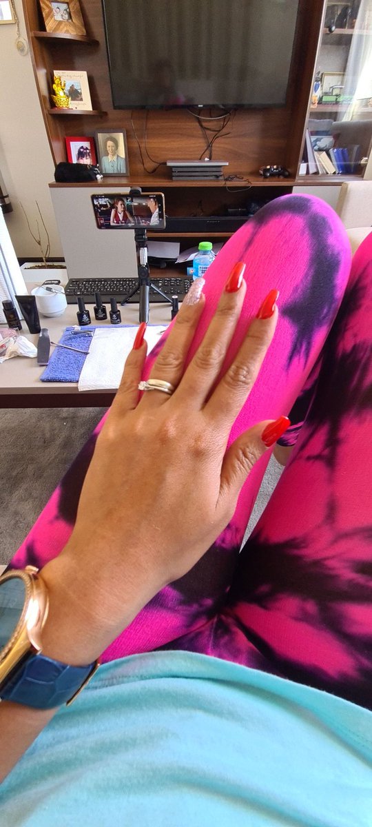 Redseanails's tweet image. Polygel red and glitters #nails #gelnails #polygels #red #prettynails