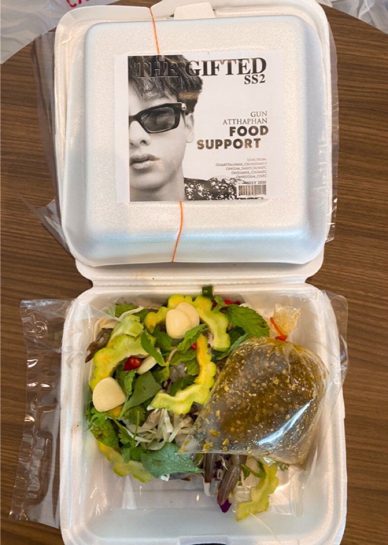 BabiiKongSBiang's tweet photo. FOOD SUPPORT : The Gifted Graduation (𝐷𝑖𝑛𝑛𝑒𝑟)
By @GunAtp_CNFamily 
@OffGun_Sweet 
 @onfireforjumpol 
@OffHuGun_CNFC 
.
.
.
🍕🥗🍨
👼🏻💚 P’Punn &amp; His TEAM  
🗓 19 JULY 2020 
 
#ออฟกัน 
#กันอรรถพันธ์ 
#เบบี๋กองเสบียง https://t.co/ELFcguRBQg