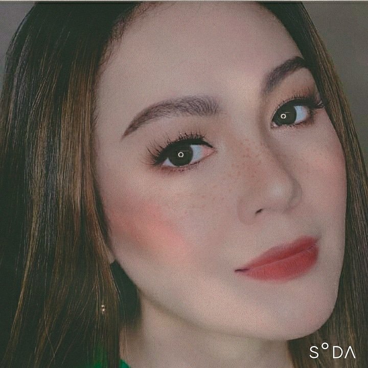 Anarie22239504's tweet photo. It's her day, happy birthday to our lovely queen we are here to support you at all cost love you mwah.

#ClaudineBlessedAt41 https://t.co/DBJeNnzj1O