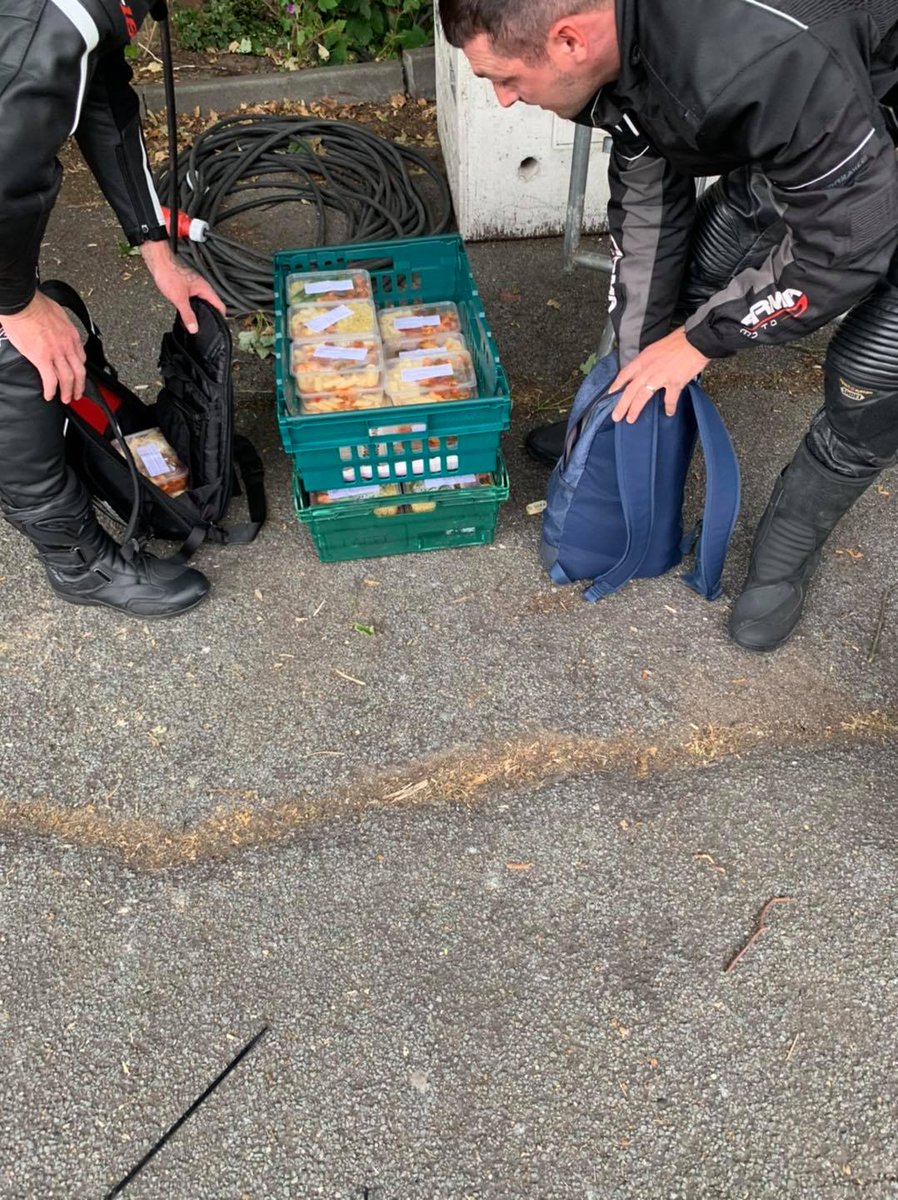 _WithCompassion's tweet photo. Meet @kaotic_uk! 🏍 A group of first responder bikers who have picked up over 200 of our delicious meals &amp; delivered them to those that need them most! Thank you for all your hard work and the difference you're making 🥘🙏🥗

#cookedwithcompassion #helpfeedLDN #noonetobedhungry https://t.co/AR16etDBCc