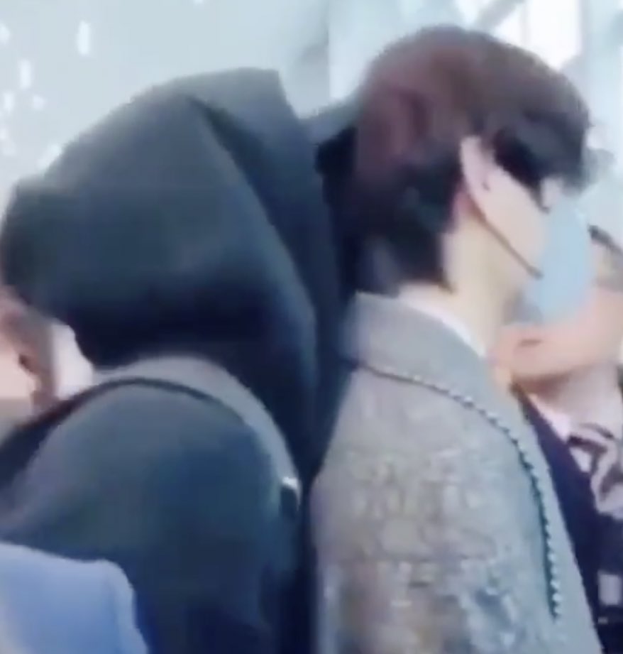 4) she says she doesnt like the shippers but how come ur first instinct when u see a moment between 2 members ur first thought is “how can i invalidate it”? why can’t you appreciate their friendship? is it the shippers that piss u off or just seeing two friends in the same frame?