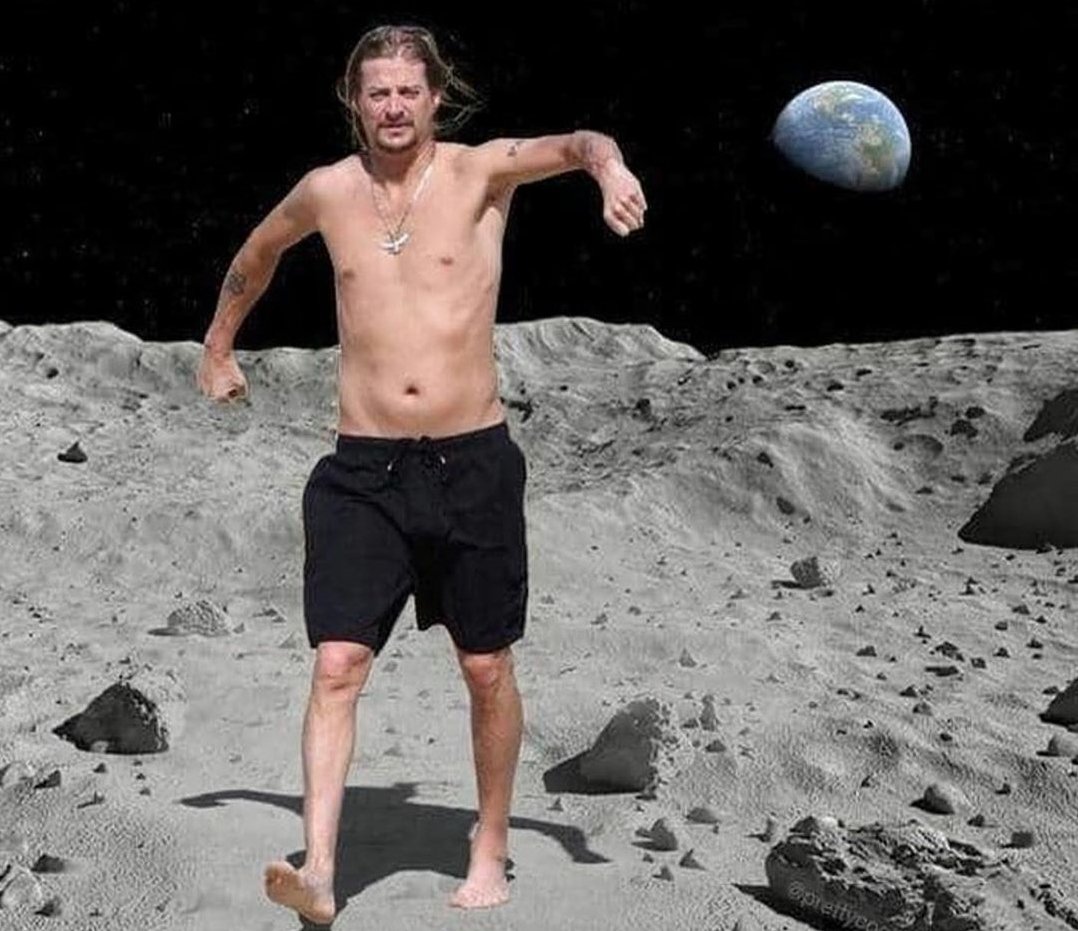 NikoSaysTtv's tweet image. Space gear is a hoax. There's actually plenty of oxygen up there. #staywoke #911wasaninsidejob #ipoopedmypants #ItsOkayToNotBeOkay