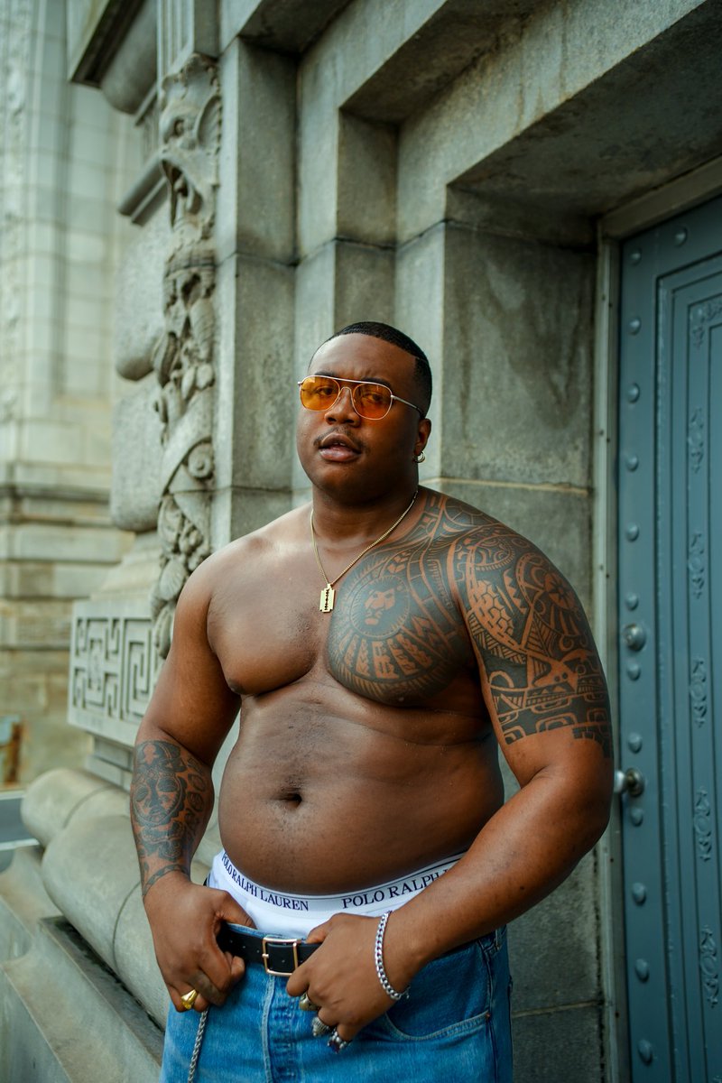 SoOuIzZz's tweet photo. Let’s normalize Big Male models in fashion. Stay Jiggy 💪🏾🤞🏾 https://t.co/D61dieYDwV