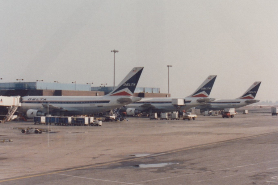 #FLASHBACK | From 1991 to 1992 New York’s John F. Kennedy International Airport changed substantially due to planned construction, the demise of Pan Am, and the geopolitical situation overseas.  

🔗: airwaysmag.com/airports/flash…